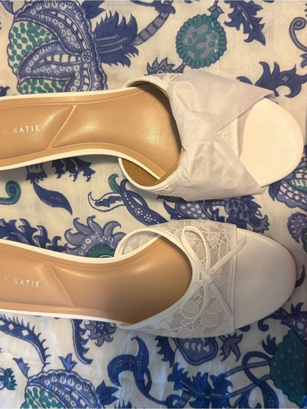 Kelly & Katie White Lace Slip-On Bow Mule Kitten Heel
